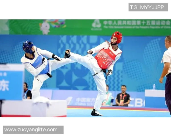 会跆拳道的男足球星展现体育多才多艺魅力 兼具力量与技巧的全能运动员 会跆拳道的男足球星展现体育多才多艺魅力 兼具力量与技巧的全能运动员