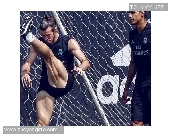 肌肉男足球球星的力量与魅力展现不容错过