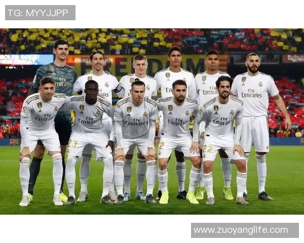 足球球星大比拼精彩对决谁与争锋全明星阵容带你见证巅峰对决 足球球星大比拼精彩对决谁与争锋全明星阵容带你见证巅峰对决